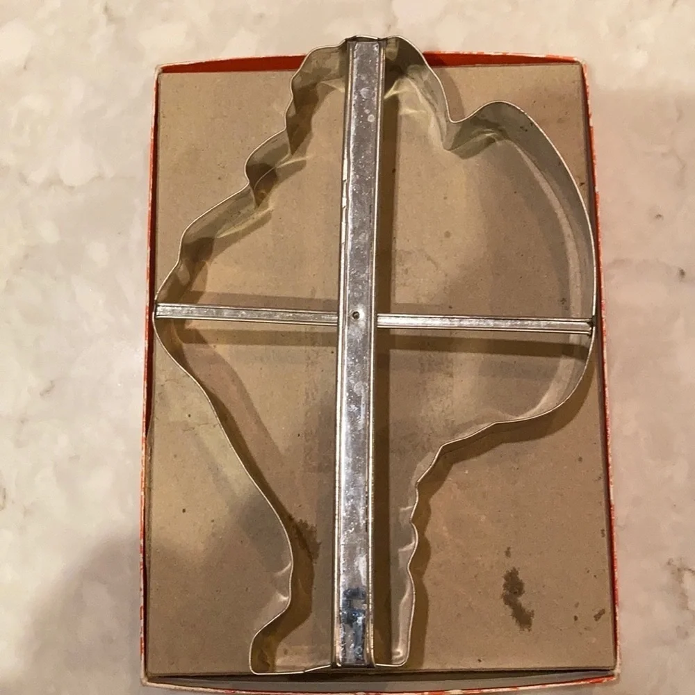 Vintage metal Santa cookie cutter (large) original box Santa Claus Cooky Cutter